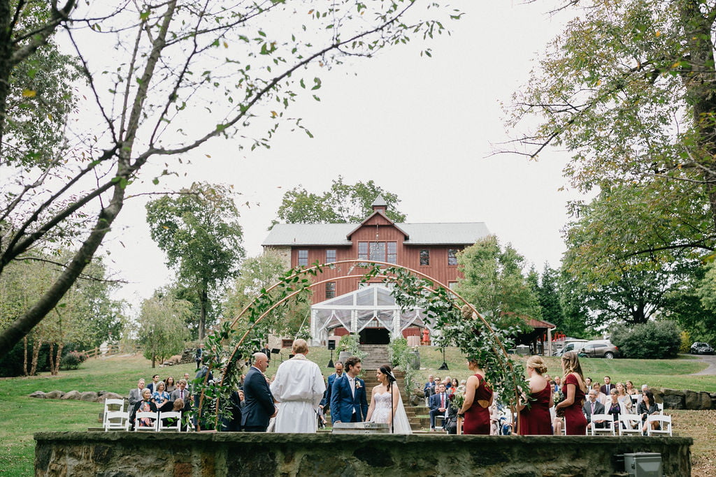 How to Create an Excellent Wedding Farewell or Grand Exit