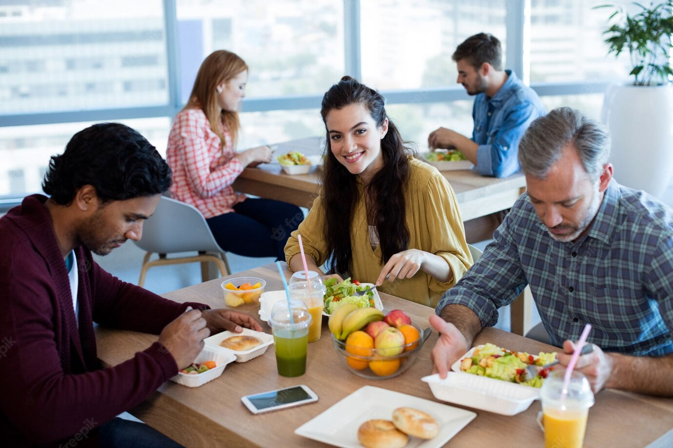 Maximize Productivity and Well-Being with a Boxed Lunch Program